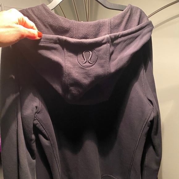 Lululemon jacket - Picture 3 of 9